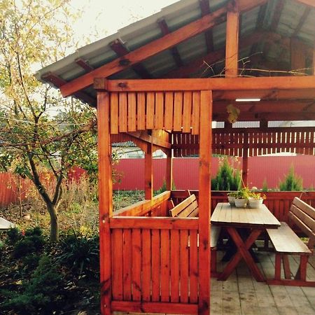 Park House Hotel Pochaiv Bagian luar foto