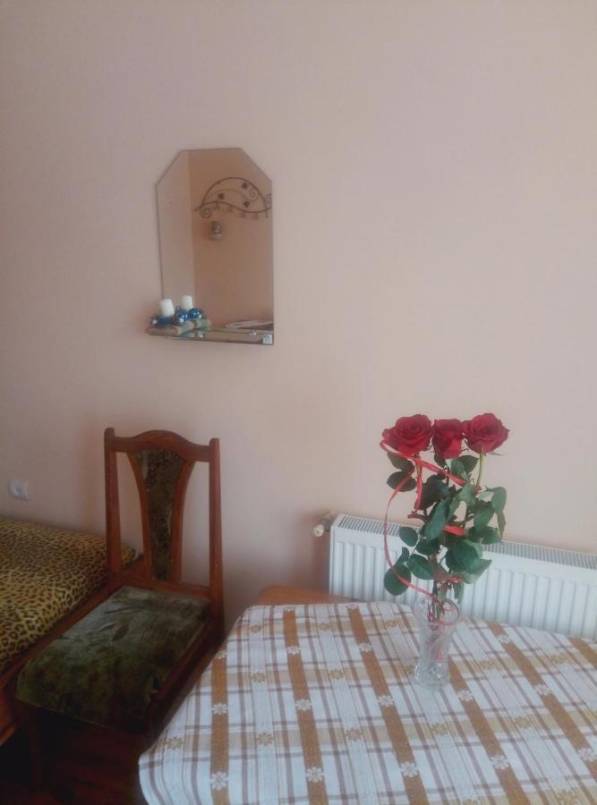 Park House Hotel Pochaiv Bagian luar foto