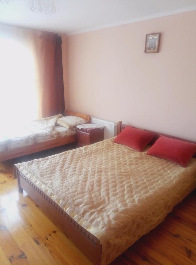 Park House Hotel Pochaiv Bagian luar foto